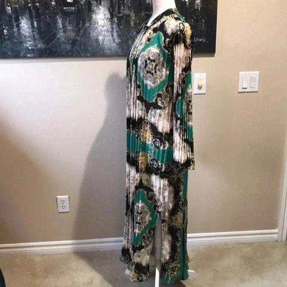 Her Bottari Paisley Design Fully Pleated A Line Maxi w/Long Sleeves Side slits-L - Picture 4 of 12